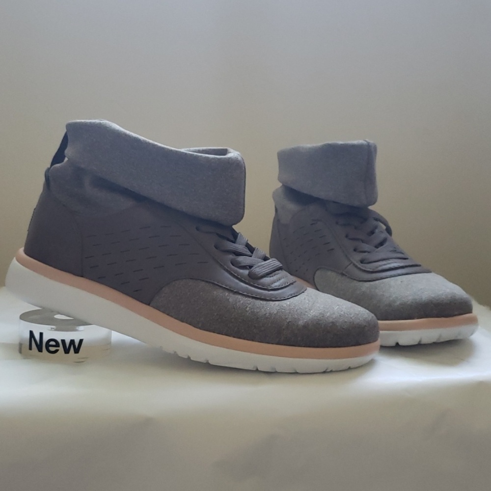 UGG Comfort Sneakers